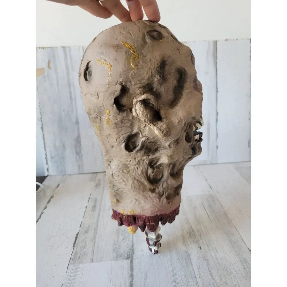 Beheaded‎ zombie head Halloween prop scary skull